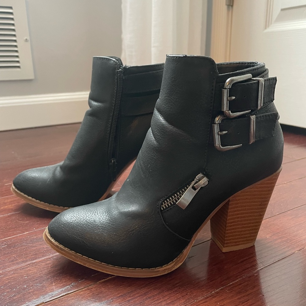 Black 6 faux leather booties with buckles
